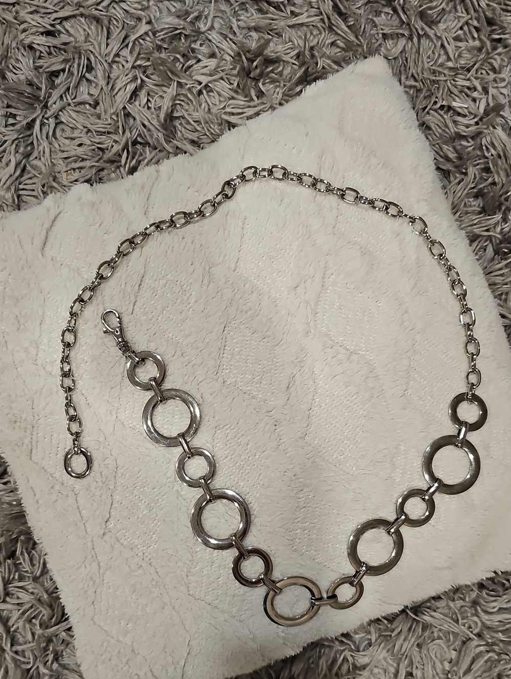 versatile chain or belt of silver 1.5 inches, equivalent to 3.8 centimeters